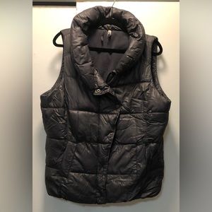 Fleece lined old navy puffer vest.